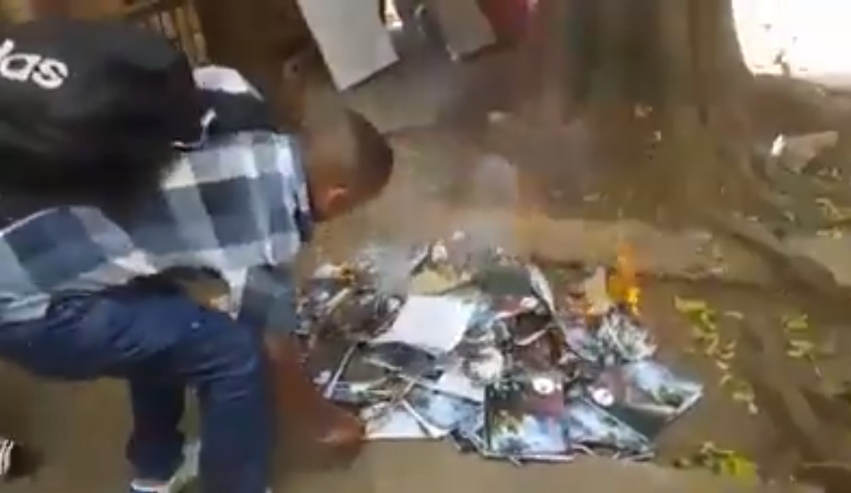 መጻሕፍትን በማቃጠል ወንጌል አይቆምም